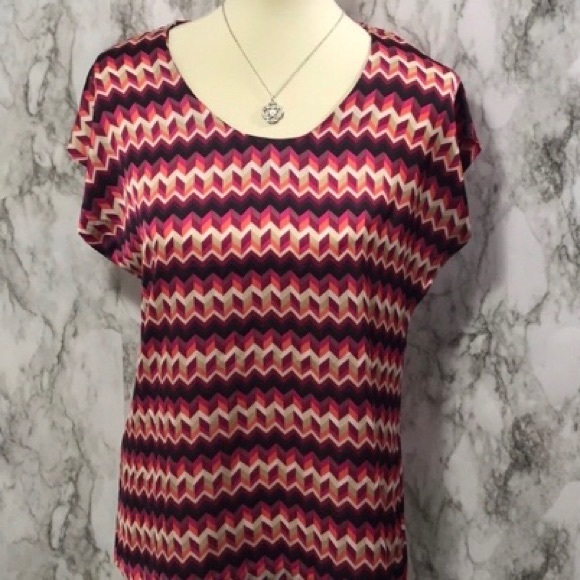Worthington Tops - ♥️ 3/$15 or 5/$20 Worthington NWT M chevron blouse